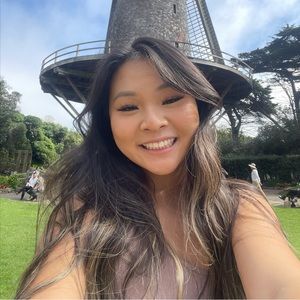 Meet your Posher, Hilary